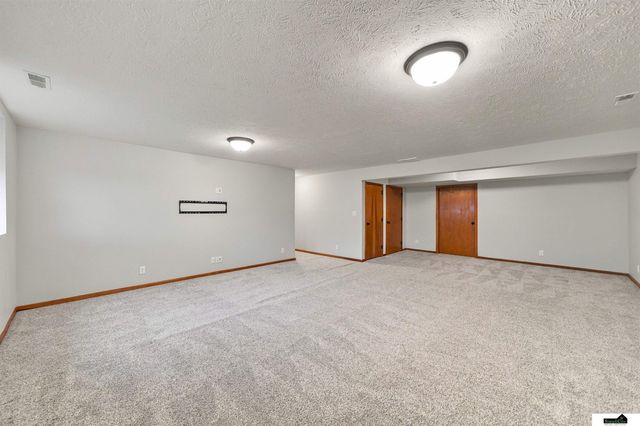 9009 Blacksmith Road, Lincoln, NE 68507