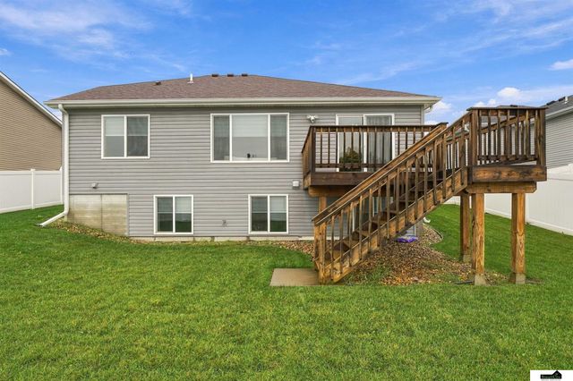 9009 Blacksmith Road, Lincoln, NE 68507