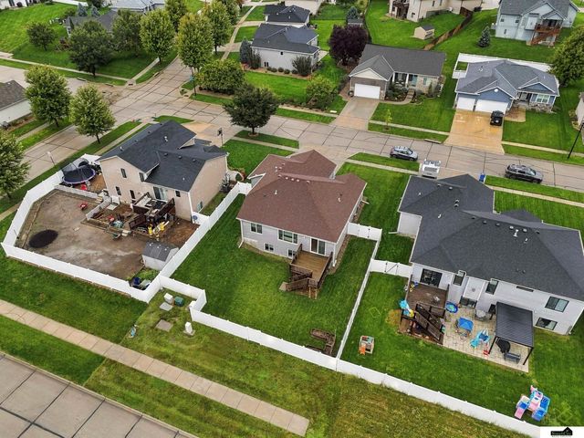 9009 Blacksmith Road, Lincoln, NE 68507