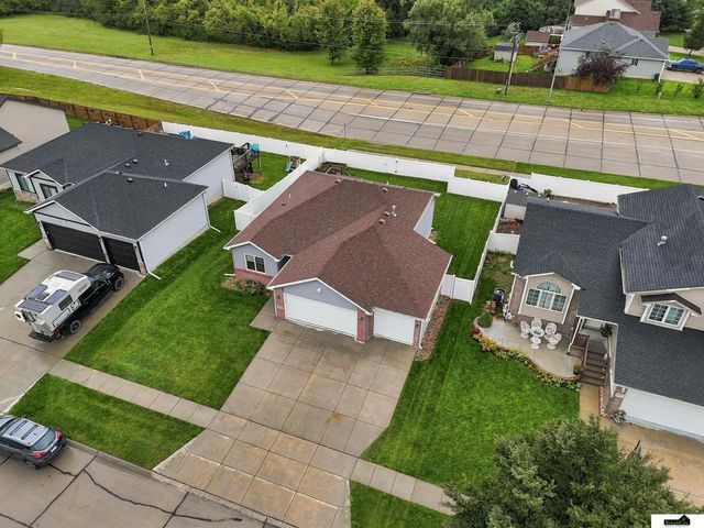 9009 Blacksmith Road, Lincoln, NE 68507