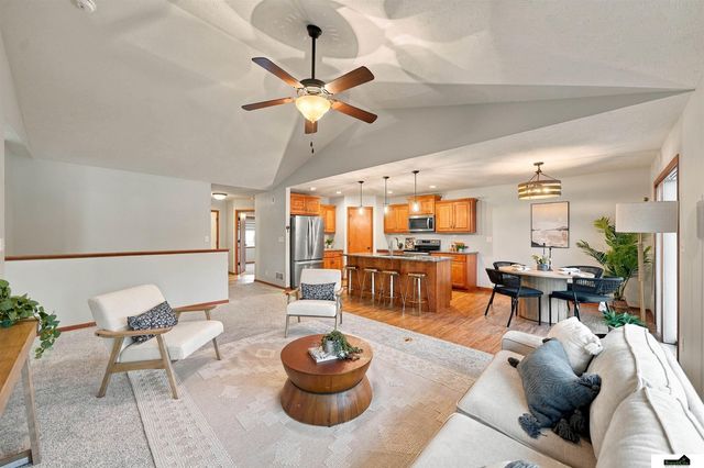 9009 Blacksmith Road, Lincoln, NE 68507