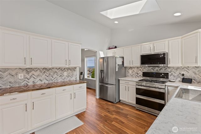 19 80th Drive NE, Lake Stevens, WA 98258