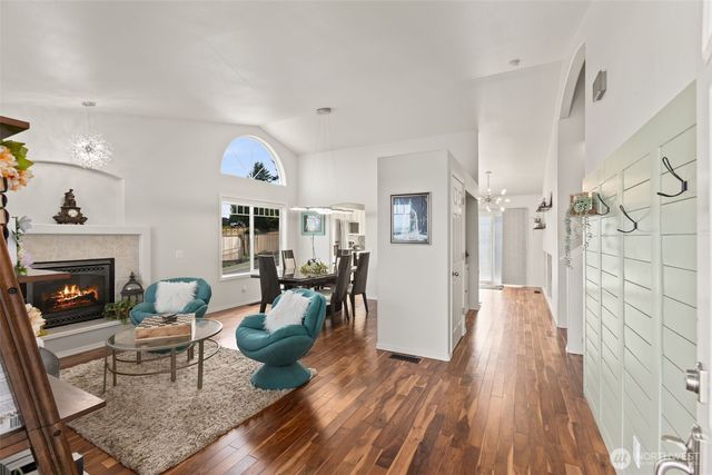 19 80th Drive NE, Lake Stevens, WA 98258