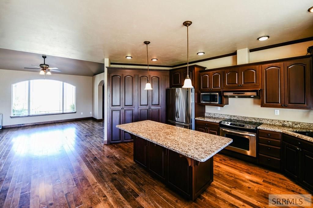 Image 7 of property listing at 73 Mcdevitt Creek Road, Tendoy, ID 83468