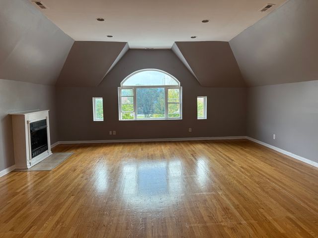 3740 S Michigan Avenue 3, Chicago, IL 60653