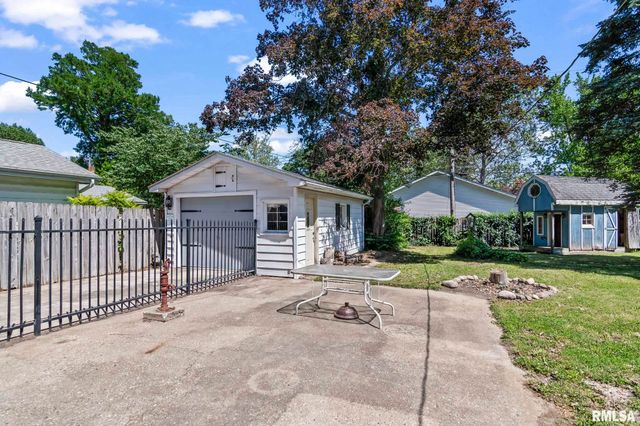 924 WESTVIEW Drive, Springfield, IL 62704