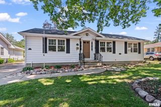 924 WESTVIEW Drive, Springfield, IL 62704