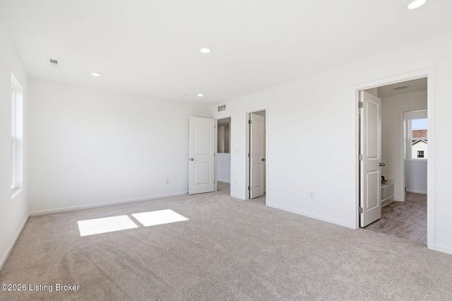 11725 Sandpiper Brook Ln, Louisville, KY 40229