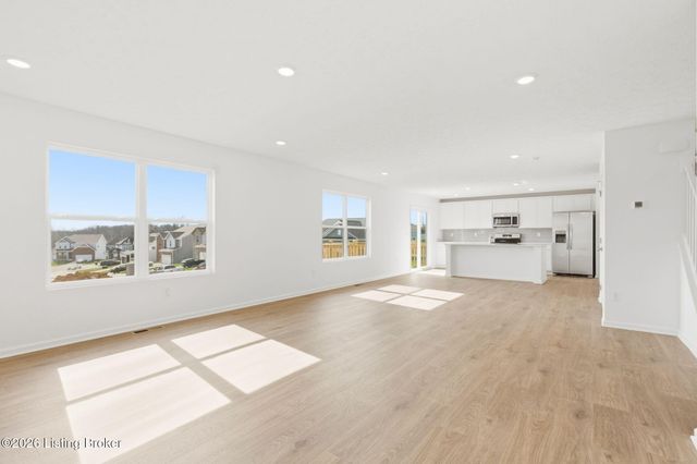 11725 Sandpiper Brook Ln, Louisville, KY 40229