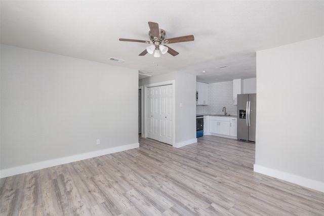 5914 Asbury Avenue A, Fort Worth, TX 76119