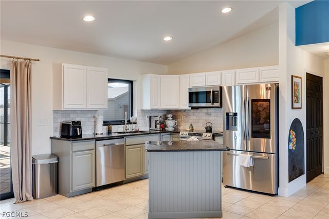 1421 NE 9th AVE, Cape Coral, FL 33909