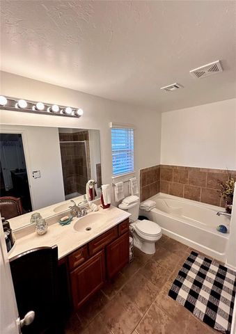 4805 Wagner Lake Drive, Yukon, OK 73099