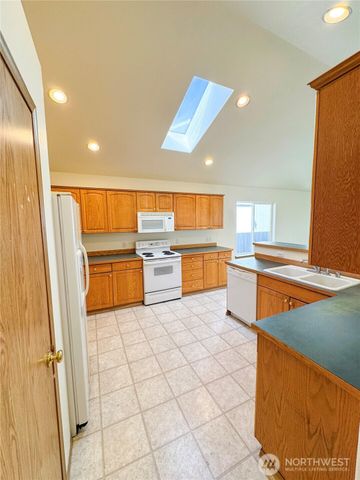 21621 65th Avenue Ct E, Spanaway, WA 98387