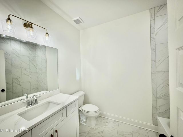 2532 Saint Charles Cove, Southaven, MS 38672