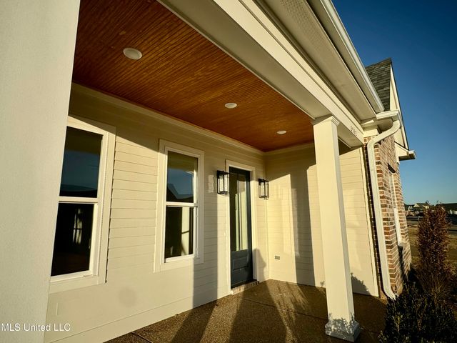 2532 Saint Charles Cove, Southaven, MS 38672