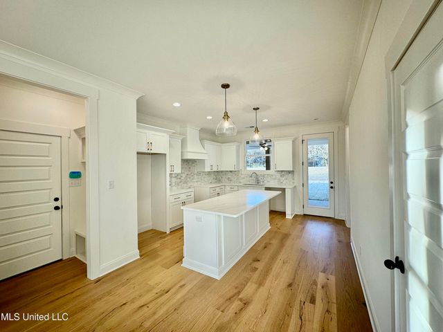 2532 Saint Charles Cove, Southaven, MS 38672