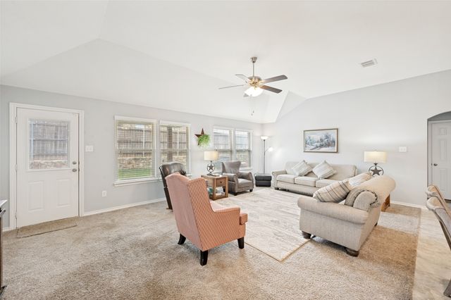 3905 Bridle Path Lane, Sanger, TX 76266