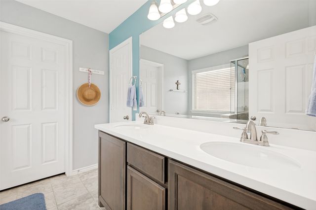 3905 Bridle Path Lane, Sanger, TX 76266