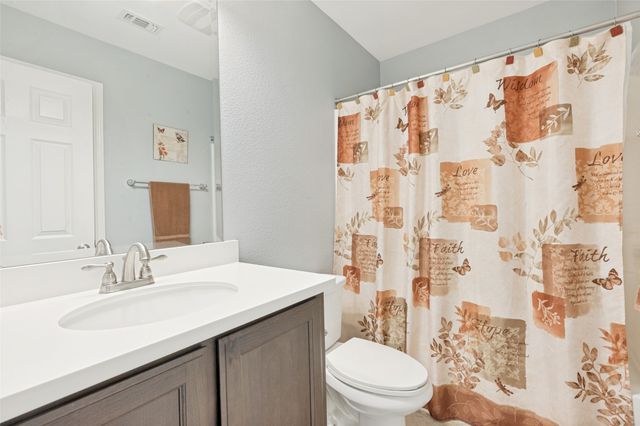 3905 Bridle Path Lane, Sanger, TX 76266