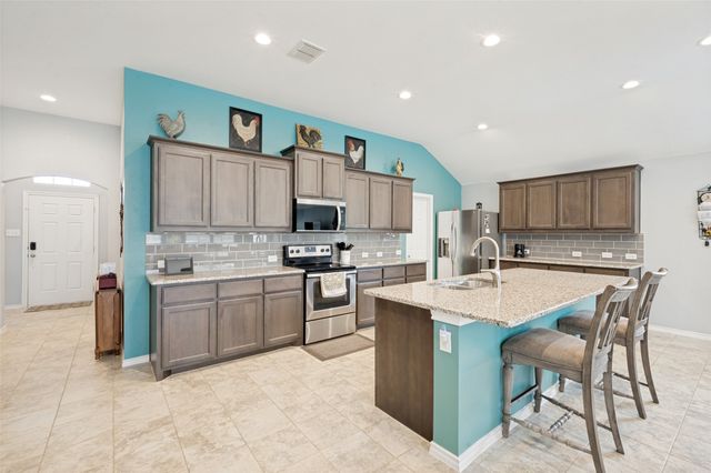 3905 Bridle Path Lane, Sanger, TX 76266