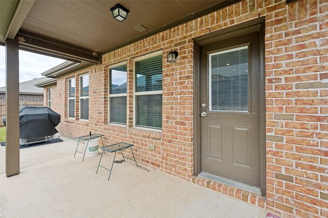 3905 Bridle Path Lane, Sanger, TX 76266