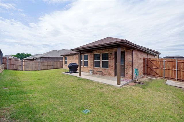 3905 Bridle Path Lane, Sanger, TX 76266