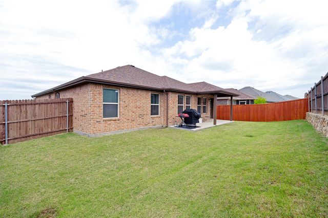 3905 Bridle Path Lane, Sanger, TX 76266