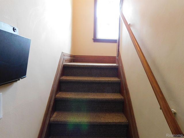 16259 E 9 MILE Road, Eastpointe, MI 48021