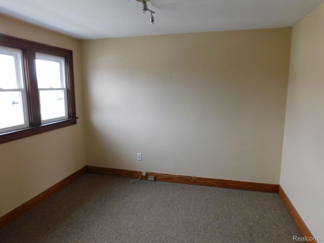 16259 E 9 MILE Road, Eastpointe, MI 48021