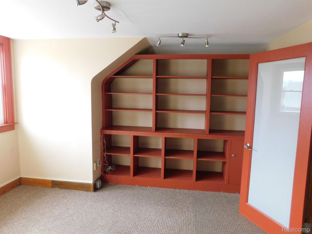 16259 E 9 MILE Road, Eastpointe, MI 48021