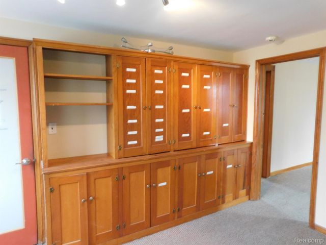 16259 E 9 MILE Road, Eastpointe, MI 48021