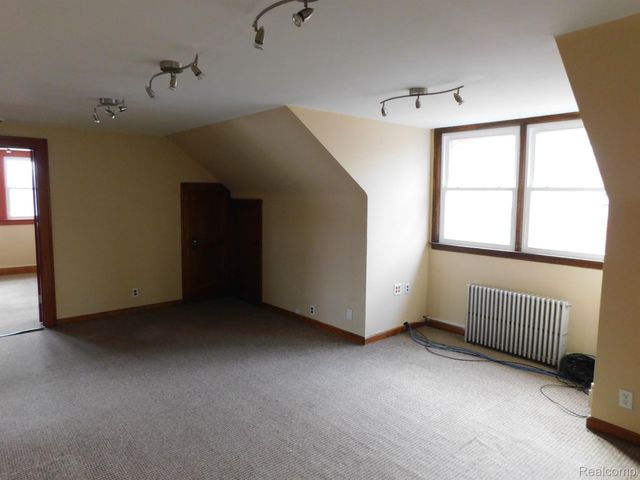 16259 E 9 MILE Road, Eastpointe, MI 48021