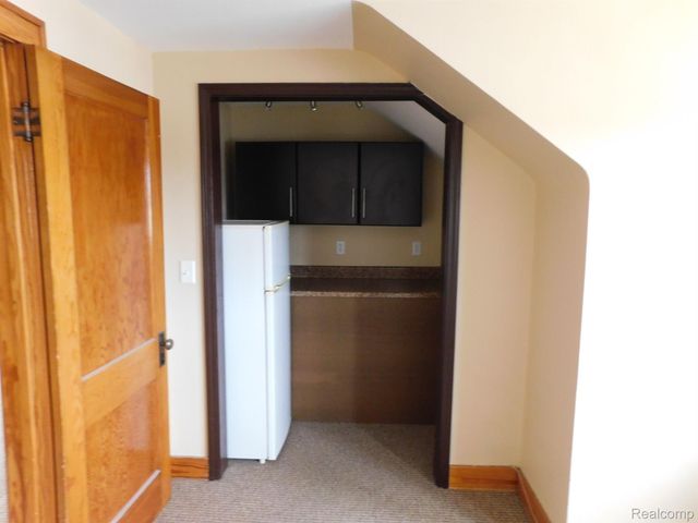 16259 E 9 MILE Road, Eastpointe, MI 48021