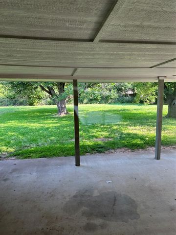905 Elizabeth Boulevard, Granbury, TX 76048