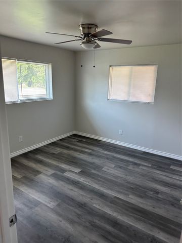 905 Elizabeth Boulevard, Granbury, TX 76048