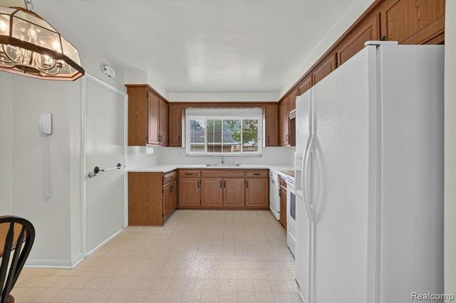 32539 Washington Street, Livonia, MI 48150
