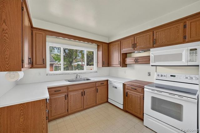 32539 Washington Street, Livonia, MI 48150