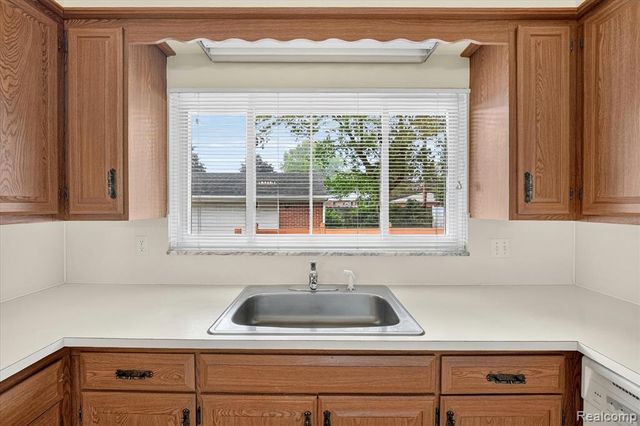 32539 Washington Street, Livonia, MI 48150