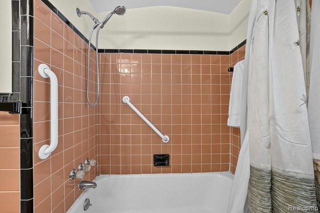 32539 Washington Street, Livonia, MI 48150