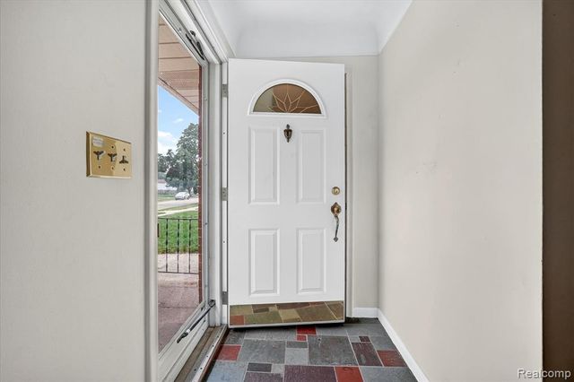 32539 Washington Street, Livonia, MI 48150