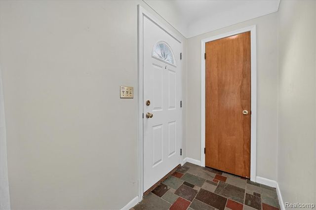 32539 Washington Street, Livonia, MI 48150