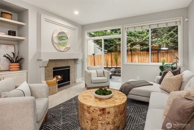 914 272nd Place SE, Sammamish, WA 98075