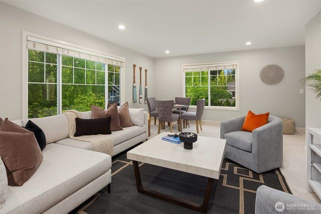 914 272nd Place SE, Sammamish, WA 98075