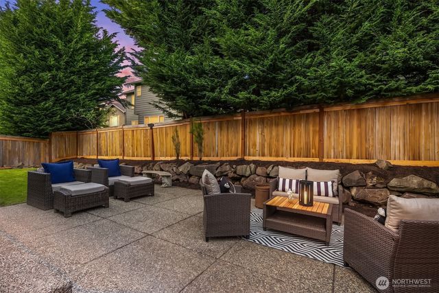 914 272nd Place SE, Sammamish, WA 98075