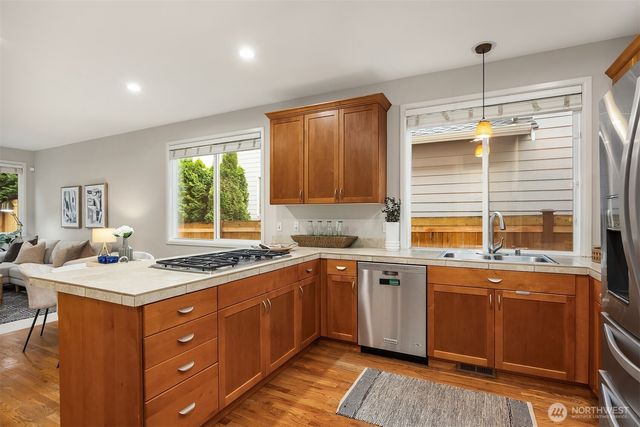 914 272nd Place SE, Sammamish, WA 98075