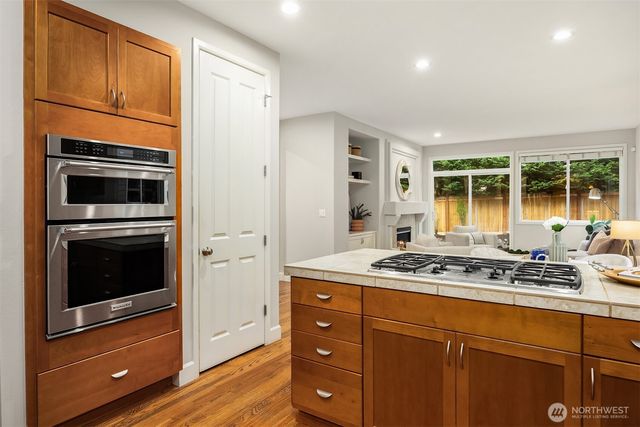 914 272nd Place SE, Sammamish, WA 98075