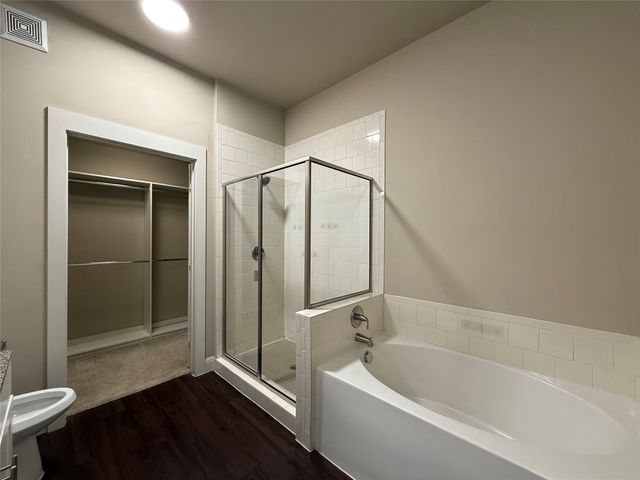 801 N Bishop Avenue 1-306, Dallas, TX 75208