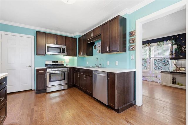 5910 Cherry Street, Kansas City, MO 64110