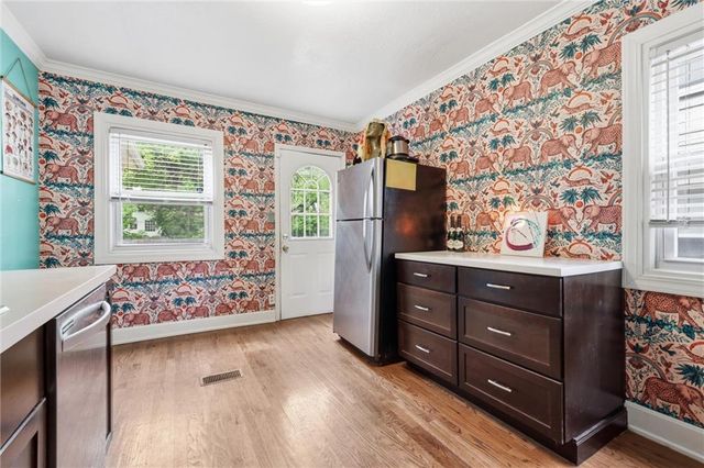 5910 Cherry Street, Kansas City, MO 64110