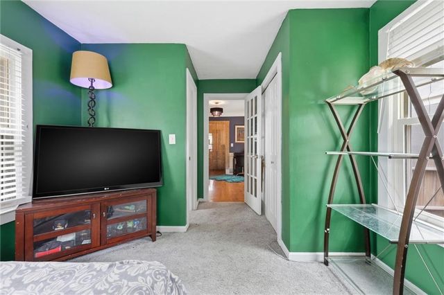5910 Cherry Street, Kansas City, MO 64110
